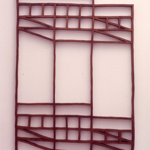 Madeira. Dimensões: 165 x 110 x 5 cm
