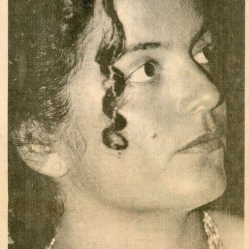 Foto de Cristina Rogozinski na festa de posse do pai Carlos Eduardo Moreira Ferreira na presidência da FIESP, Coluna de Joyce Pascowitch, Folha de São Paulo, São Paulo, SP, 7 out. 1992, Ilustrada, 4-2
