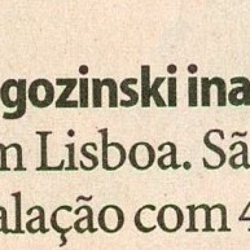 Nota em “Curto-Circuito, Coluna Mônica Bergamo, Folha de São Paulo, São Paulo, SP, 3 mar. 2001, Ilustrada, E2