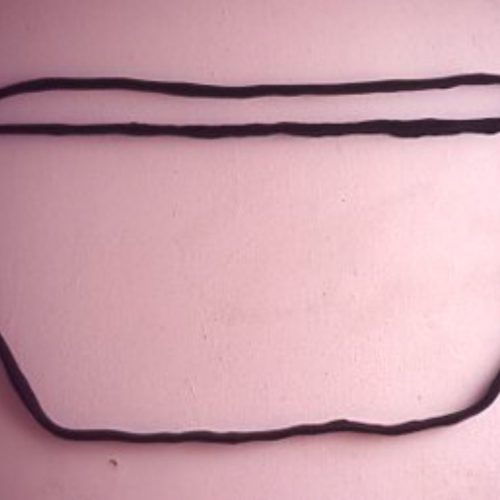 Tinta a óleo sobre relevo em resina. Dimensões: 83 x 127 x 4 cm